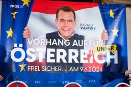 UE: l'extrême droite s'impose d'une courte tête en Autriche