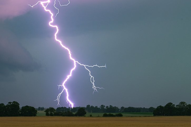 De nouveaux orages violents attendus au cours du week-end (illustration). © KEYSTONE/dpa/Patrick Pleul