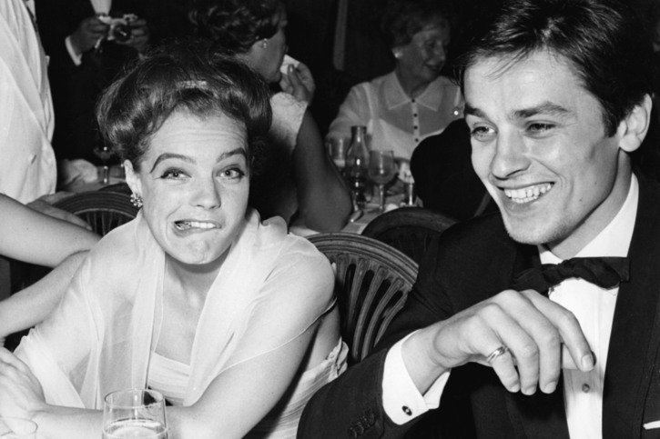 Alain Delon a formé un couple mythique avec l'actrice Romy Schneider. Ici, une photo non datée. (archives) © KEYSTONE/LEN SIRMAN-ARCHIV/PAUL GUGLIELMO