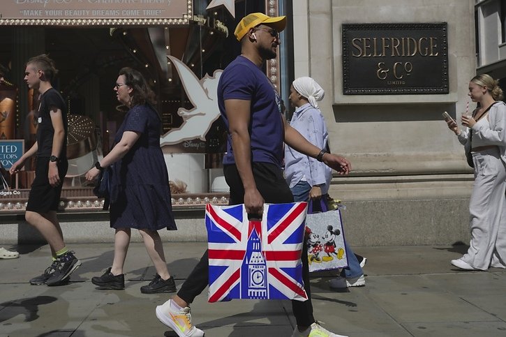 La marque avait été rachetée en 2022 pour 211 millions de livres par l'américain Authentic Brands Group (ABG), propriétaire des chaînes de sportswear Reebok et Juicy Couture notamment. (AP Photo/Kin Cheung) © KEYSTONE/AP/KIN CHEUNG